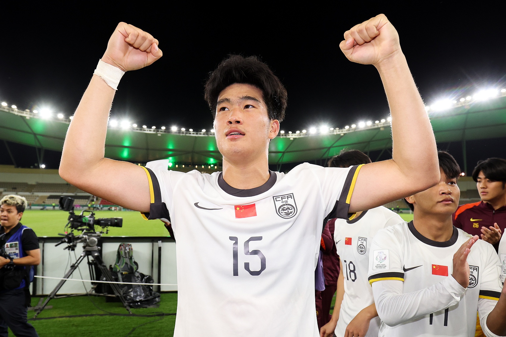 星空体育直播团队-U23国足的中卫不只是防守，还能出球和砸开越南铁桶阵