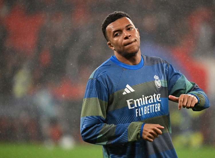 星空体育官方网站-跟队记者：姆巴佩继续他的康复进程，全力争取前往曼彻斯特的机会